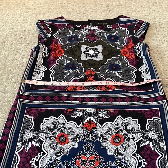 Fabulous printed fully lined shift dress with capped sleeves. - Picture 11 of 14